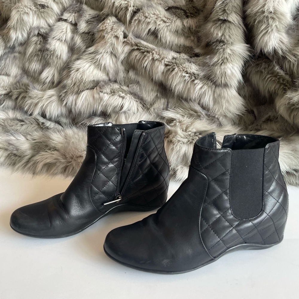 Aquatalia leather wedge ankle bootie “waterproof”